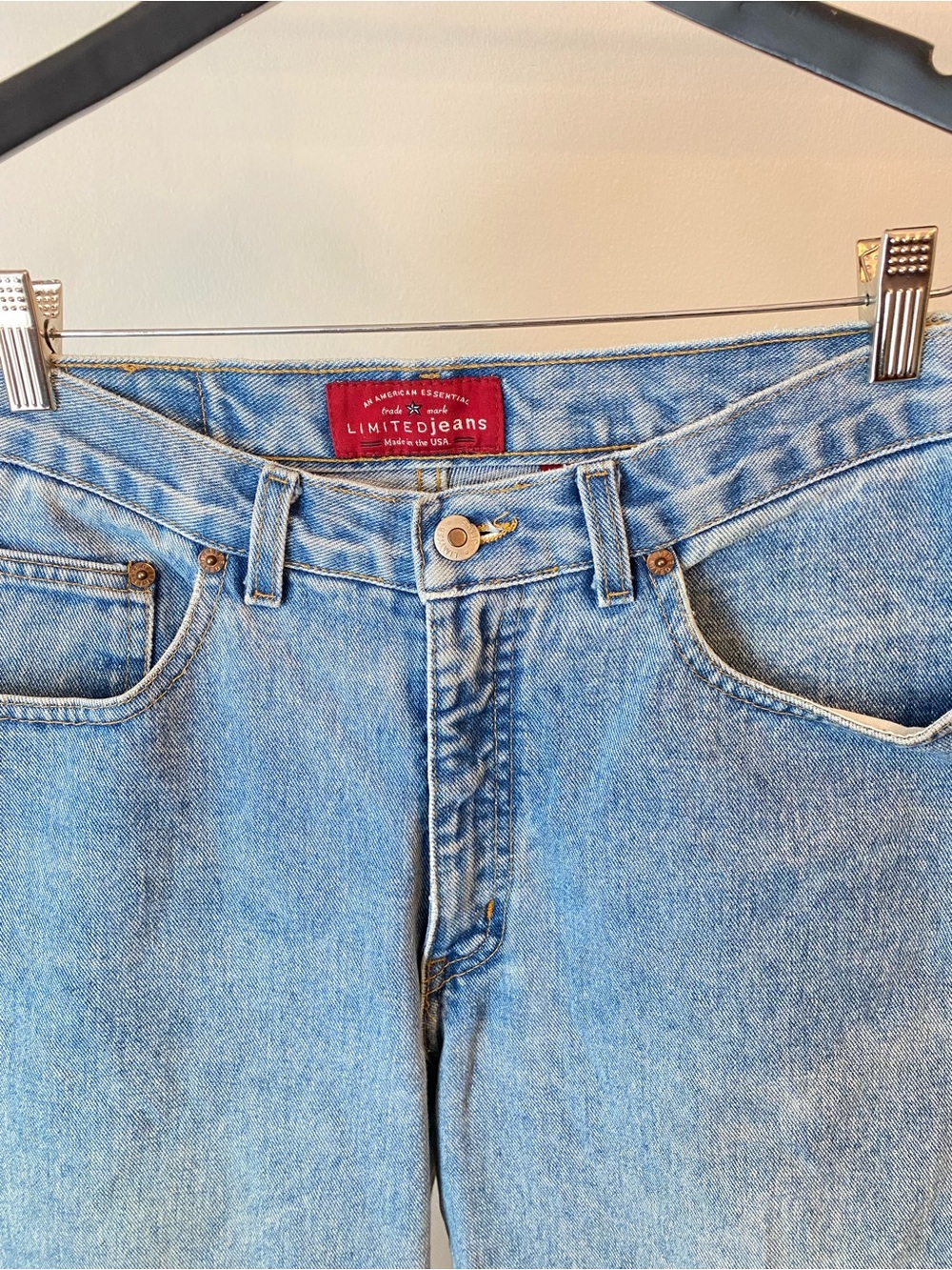 Vintage Slim Straight Women’s Mom Jeans in Light Blue by LIMITED JEANS - Picture 2 of 3
